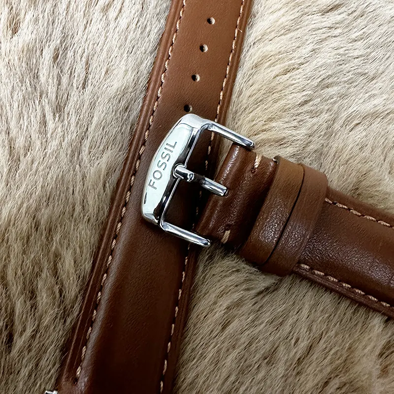 Fossil 20mm Brown Leather Strap – Timeless Sophistication